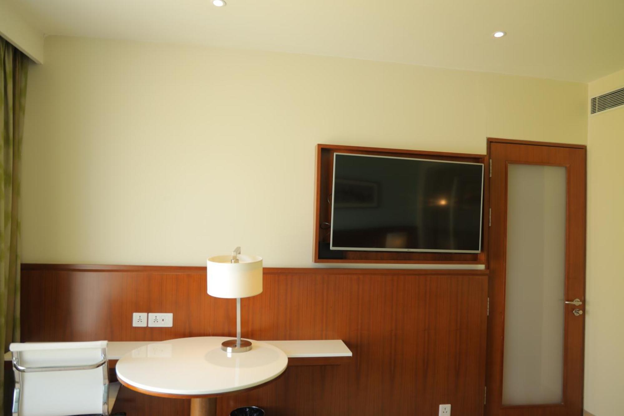 Fairfield By Marriott Indore Exterior photo
