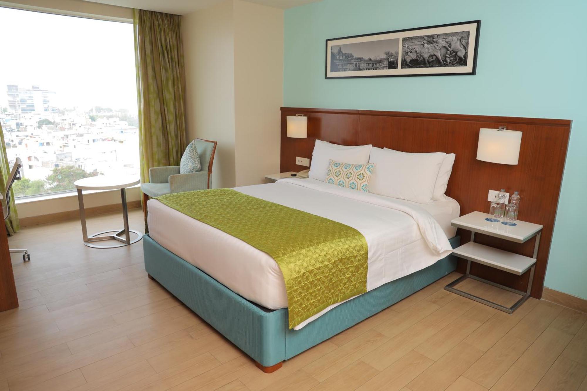 Fairfield By Marriott Indore Exterior photo