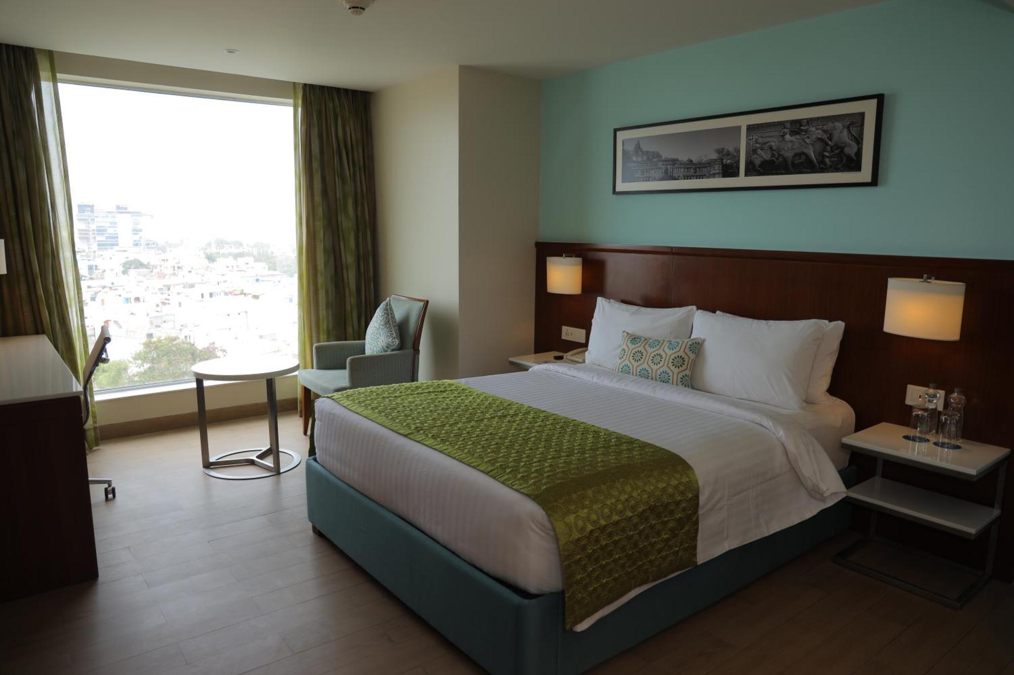 Fairfield By Marriott Indore Exterior photo
